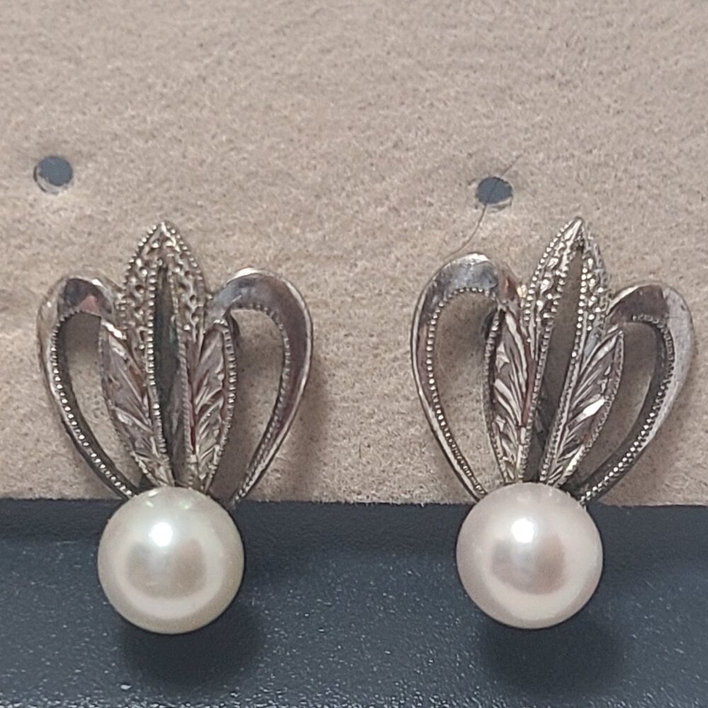 Vintage Mikimoto screwback earrings in sterling silver